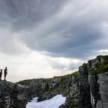 Vandrare på kanjonen Evagravens kant