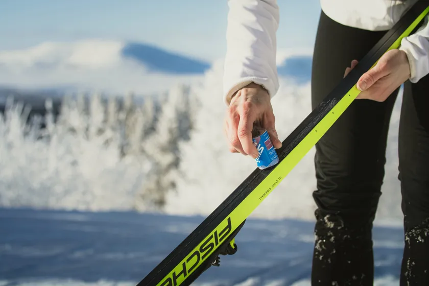 Person vallar sina längdskidor